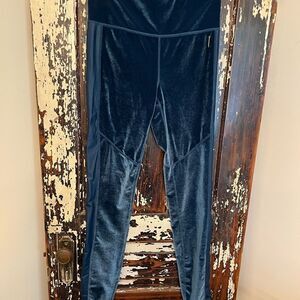 Women’s blue Sweaty Betty velour leggings.  Size Small.